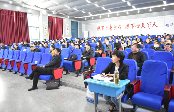 仰观语文之“大”俯察研学之“盛”——肥西县举办中学语文大单元教学培训暨观摩研讨活 /